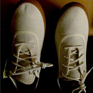 TOMS Carmel Birch & Gum Shoes- new with tags!
